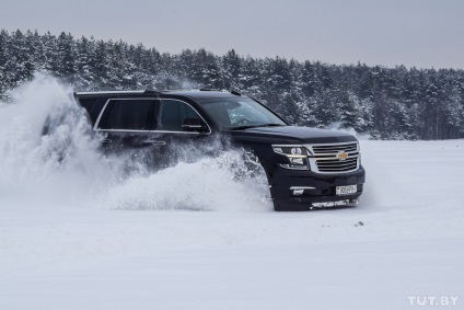 Aproape tovarășul chevrolet din Belarus împotriva adevăratului toyota lc200 japonez