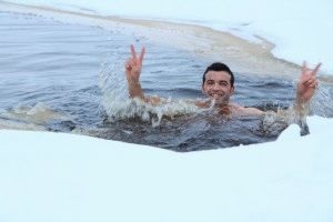 Beneficii și daune de la înotul de iarnă în font și gheață (morsă)