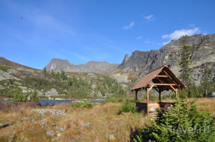 Treceți la piatra agățată