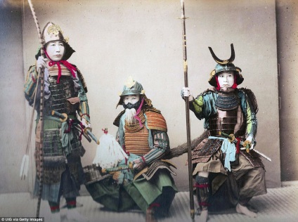 Imagini rare de 130 de ani pe care samuraii fac hara-kiri