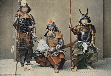 Imagini rare de 130 de ani pe care samuraii fac hara-kiri