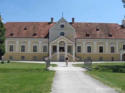 Este pe cont propriu să vizitați fabrica de bere, Castelul Schloss Heisheim, Nymphenburg München