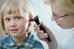 Kénporkó a fülben és tünetei