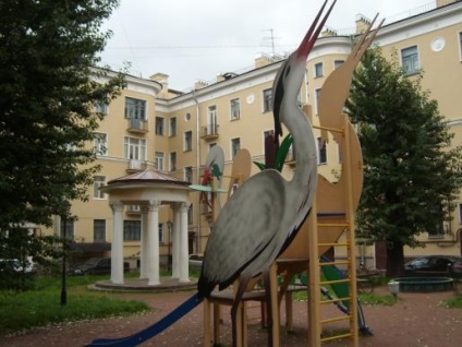 Patruzeci dintre cele mai interesante curți din St. Petersburg, cum să petreceți o zi liberă
