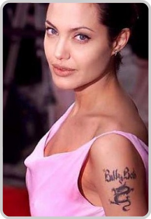 Angelina Jolie tatuaje