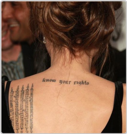 Angelina Jolie tatuaje