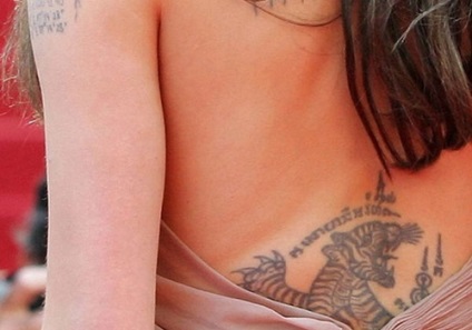 Angelina Jolie tatuaje - tatuaje pe