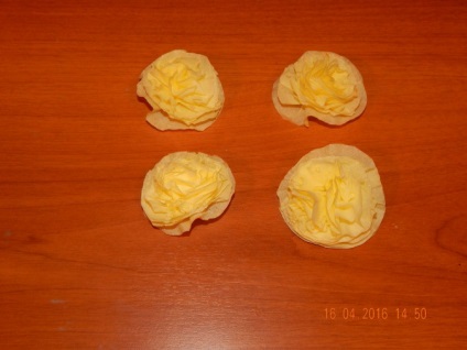 Trei moduri simple de a face trandafiri din servetele pentru decorarea unui grup, decorarea obiectelor artizanale,