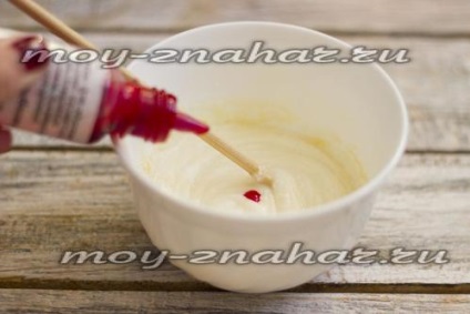 Spumă de baie de căpșună solidă, cu mâini proprii, din lapte uscat