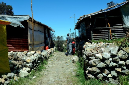 Urcând lava vulcanului lângă suraarta