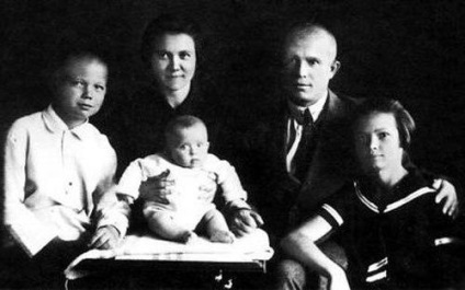Soția lui Hrușciov Nikita biografie, istorie și fapte interesante
