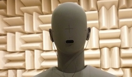 Aktív zajcsökkentés a fejhallgatókon, mivel az audio-technika példáján dolgozik