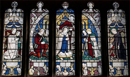 Alice in Tara Minunilor - in biserica vitralii - taverna - trei inchizitori veseli