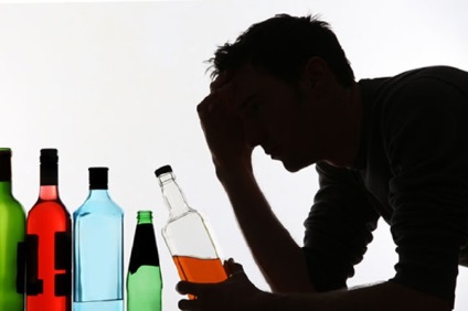 Az alkohol mérgező az emberi test számára bármilyen adagban