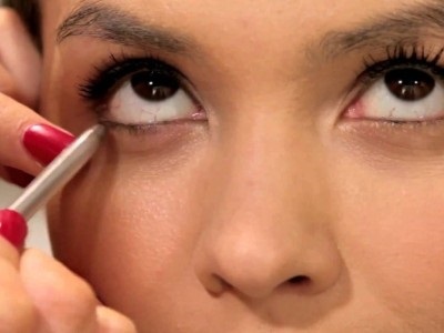 Creionul alb și creionul sprâncenelor cum se utilizează, make-up