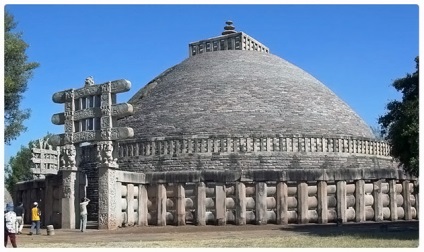 Buddhist stupa - sensul unui simbol - totul despre India