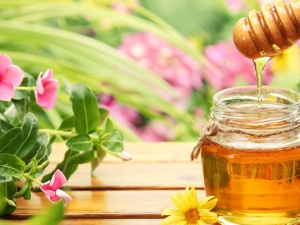 Miere de flori, din care fac parte, care sunt proprietățile benefice ale mierei de flori