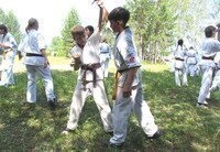 Școala pentru copii și tineret Karate Kyokushinkai - luptător - tabără de țară în vara anului 2008
