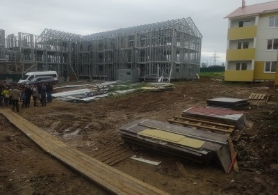 Pentru că Vladimir a construit case noi pentru tehnologie discutabilă, pro-Kremlin