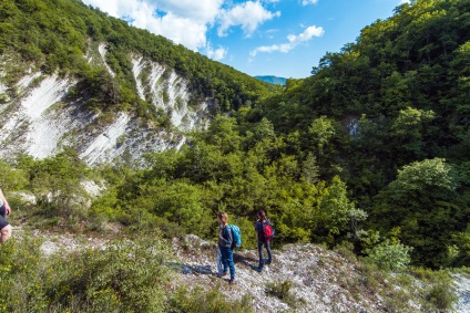 Valea raului zhane, dolmens și cascade - fotografie, hartă, descriere