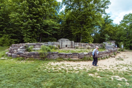 Valea raului zhane, dolmens și cascade - fotografie, hartă, descriere