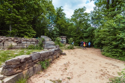 Valea raului zhane, dolmens și cascade - fotografie, hartă, descriere