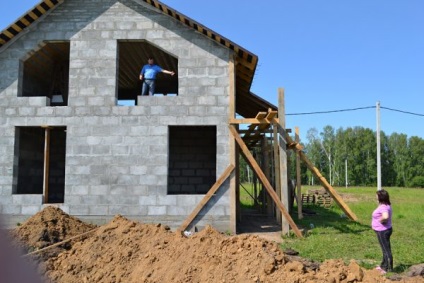 Casa de blocuri de spumă construim pe mâini proprii o casă ieftină pentru o reședință de vară și o viață din blocul de spumă