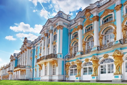 Palatul Ekaterininsky din Tsarskoe Selo - clădiri și structuri