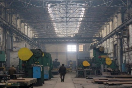 Excursie la fabrica de mașini de construcție Yasinovat (23 fotografii) - Trinikisi