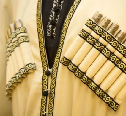 Gasyrs - un element important al îmbrăcămintei militare caucaziene