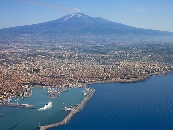 Unde este vulcanul etna și cum să ajungeți acolo?