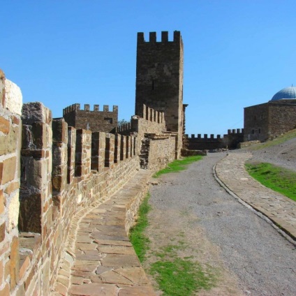 Cetatea genoese (zander) istorie, fotografii, fapte