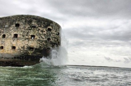 Cum a fost construit Fortul Boyard (20 de fotografii)