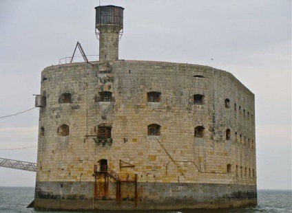 Cum a fost construit Fortul Boyard (20 de fotografii)