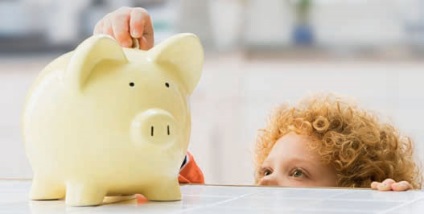 Cum să-i înveți pe un copil cum să economisească bani și să aibă grijă de bani