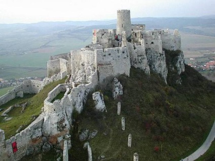 Cum ajungeți la castelul din Spišské, cel mai mare castel din Slovacia
