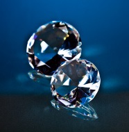 Cum să alegi și să ai grijă de un diamant pentru a obține strălucire maximă și strălucire
