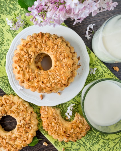 Hogyan készítsünk egy szendvics gyűrűt diófélékkel egy vendég számára - egy hiteles lépésenkénti recept egy képen egy ízletes