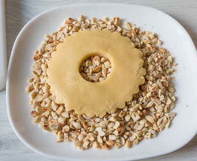 Hogyan készítsünk egy szendvics gyűrűt diófélékkel egy vendég számára - egy hiteles lépésenkénti recept egy képen egy ízletes