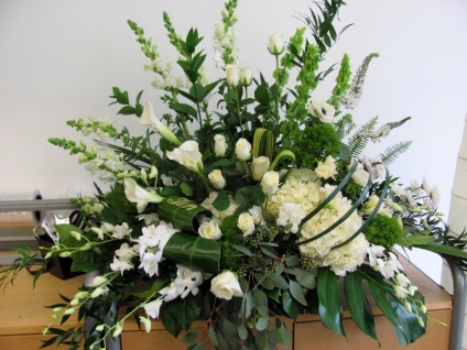 Hogyan válasszunk virágokat egy temetésre?
