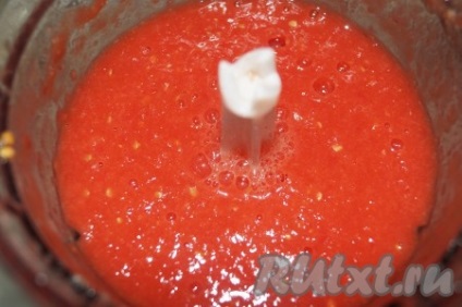 Ketchup a szilvákból és paradicsomból a télért - recept egy fotóval