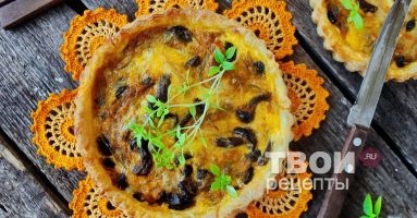 Kish gombával - ízletes recept a kör alakú fotóval