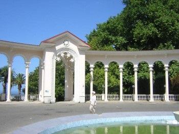 Colonnade in Gagra cím fotók - hogyan érhető el