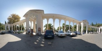 Colonadă în fotografii cu adresa Gagra - cum se ajunge