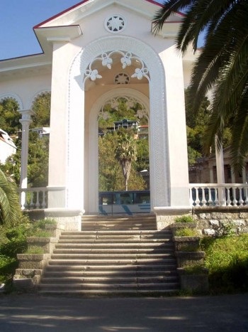 Colonnade in Gagra cím fotók - hogyan érhető el