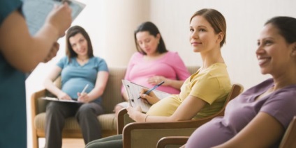Tanfolyamok a várandós nők számára, hogyan válasszanak iskolát a várandós anyáknak