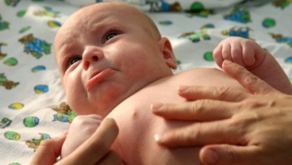 Az újszülött baba puffadásának kezelésére újszülöttben