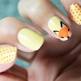 Chanterelle on nails (idei de design foto)