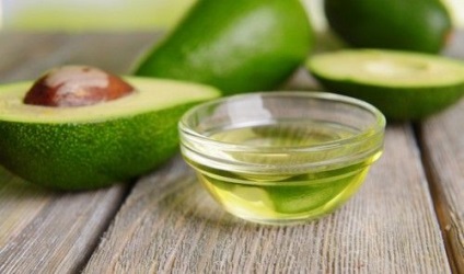 Uleiul de avocado pentru tratamentul eficient al părului și prevenirea simplă