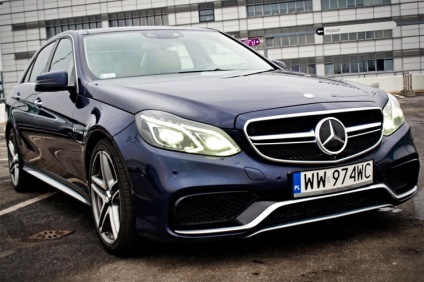 Mercedes e63 amg 4matic s - aventurier într-un costum de afaceri